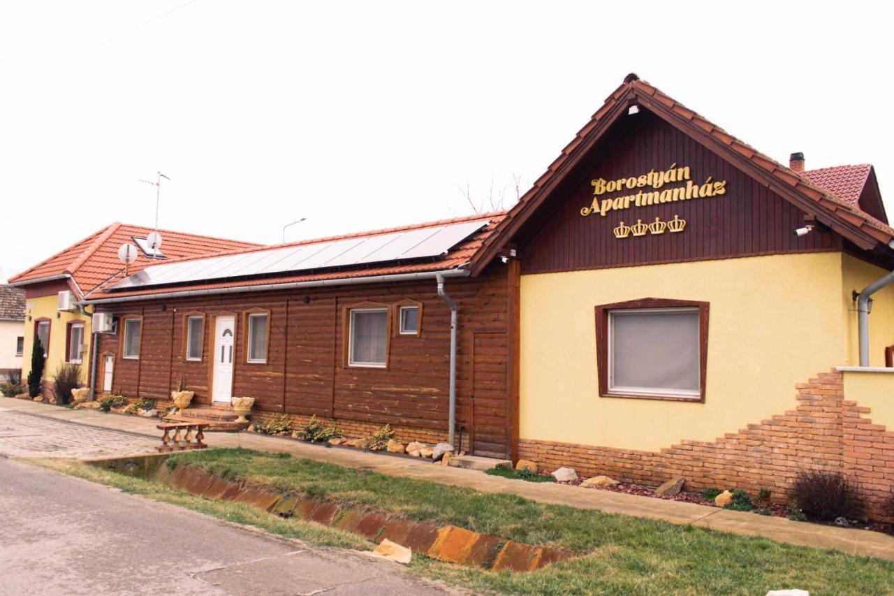 Borostyan Apartmanhaz Mórahalom Exterior foto
